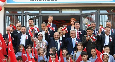 Vali Ustaoğlu, yeni eğitim-öğretim yılının ilk ders zilini çaldı