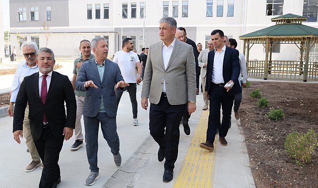 Vali Yavuz’dan yapımı tamamlanan öğrenci yurduna inceleme ziyareti