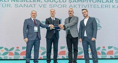Bayburt Belediyesinin “Sağlıklı Nesiller, Güçlü Şampiyonlar” projesine ödül