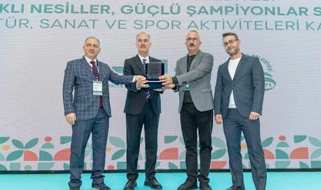 Bayburt Belediyesinin “Sağlıklı Nesiller, Güçlü Şampiyonlar” projesine ödül