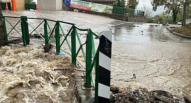 Bursa'da evleri ve iş yerlerini su bastı