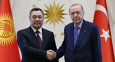 Cumhurbaşkanı Erdoğan, Kırgızistan Cumhurbaşkanı Caparov'u kabul etti