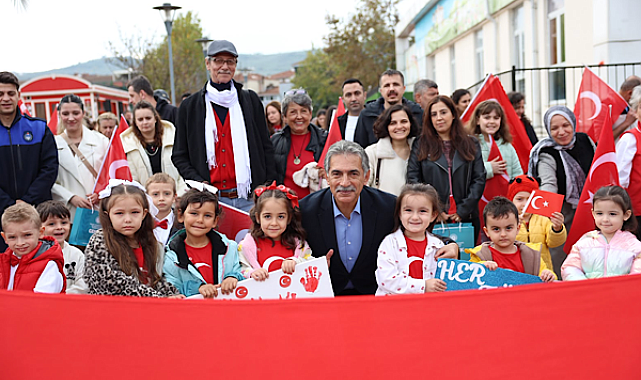 Gemlik’te minikler Cumhuriyet Bayramı’nı kutladı