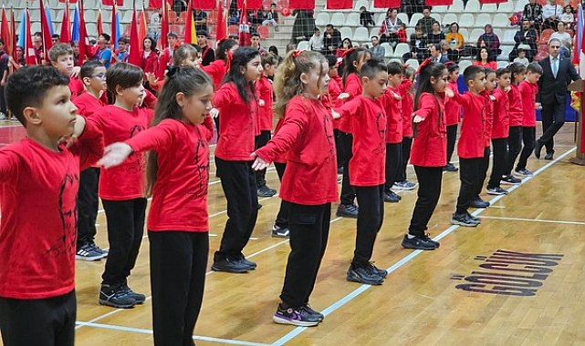 Gölcük’te Cumhuriyet Bayramı törenlerle kutlandı