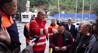 İBB Başkanvekili Aslan, selden etkilenen bölgelerde incelemelerde bulundu