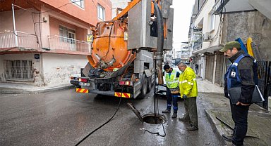 İZSU, İzmir’de yağışlara karşı çalışmalarını yoğunlaştırdı
