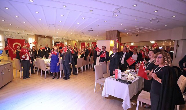 Konak’ta Cumhuriyet coşkusu çocuklar için desteğe dönüştü