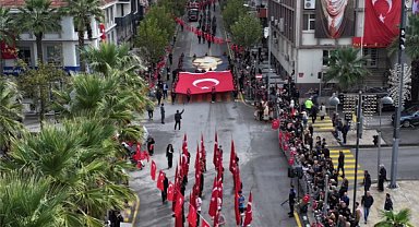 Manisa'da Cumhuriyet Bayramı geçit töreniyle kutlandı