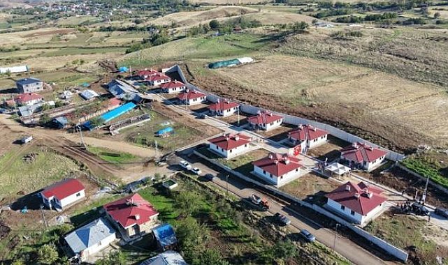 Tunceli’de Burmageçit Köyü’nde 11 kırsal konutun anahtarı teslim edildi