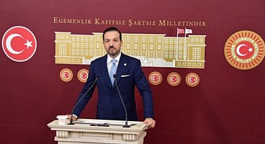 Zorlu: Kurultay Fenomeni eseri Cumhurbaşkanı Erdoğan’a sunuldu