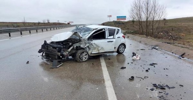 Sandıklı’da görevli doktor kazada yaralandı