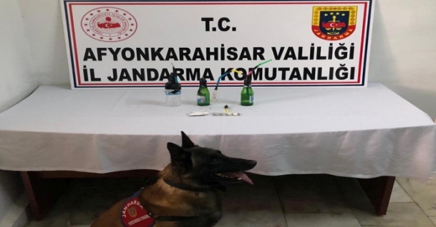 Çalıntı araçta uyuşturucu kullanan 2 kişi yakalandı