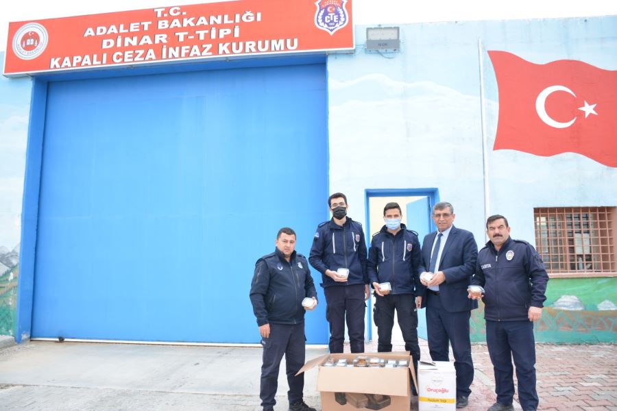 Mahkûmlara kandil simidi ikramı