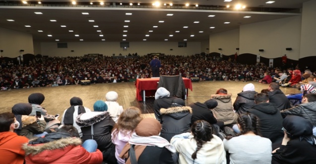 Hayati İnanç Sevgisi Salona Sığmadı