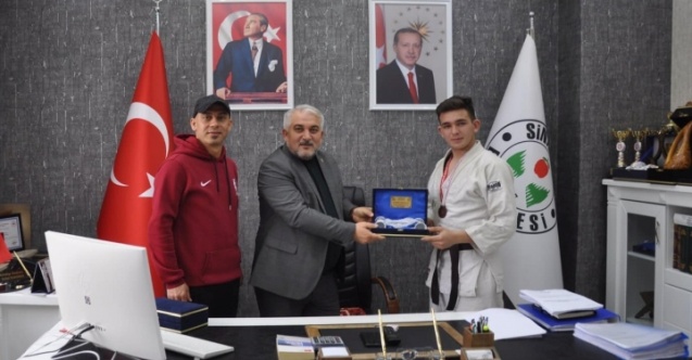 Şampiyondan Başkan Karaman’a ziyaret