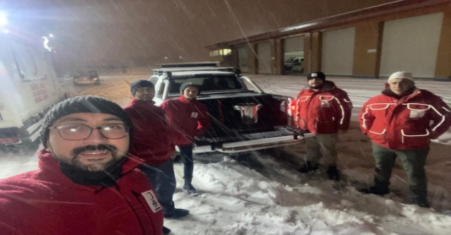 Kızılay’dan yolda kalan vatandaşlara çorba ikramı