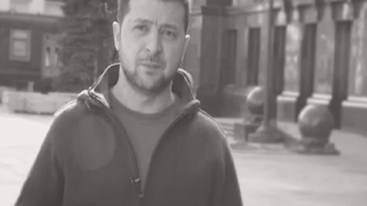 Zelenski Kiev'de sokağa indi, 