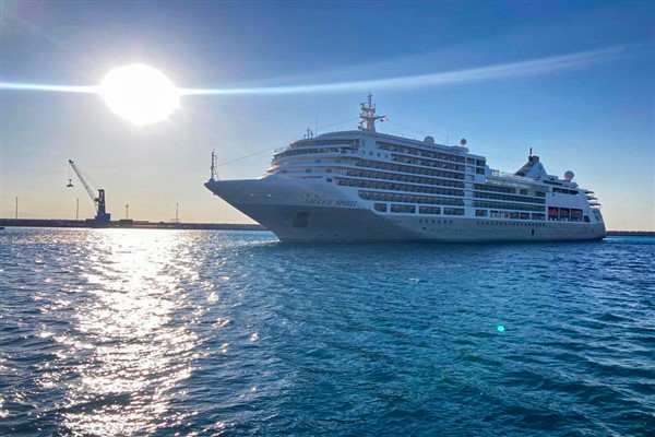 QTerminals Antalya Limanı, Rodos’tan gelen lüks yolcu gemisi Silver Spirit’i ağırladı 