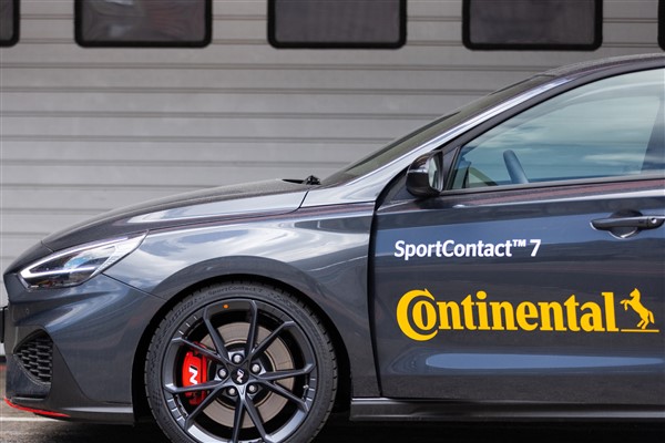 Continental SportContact 7 testlerde şampiyon oldu