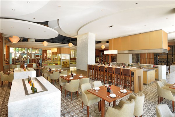 Grand Hyatt İstanbul’da lezzet, müzik ve sanat dolu bir yaz