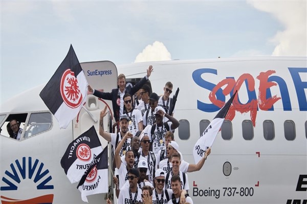 UEFA Avrupa Ligi şampiyonunu evine SunExpress uçurdu