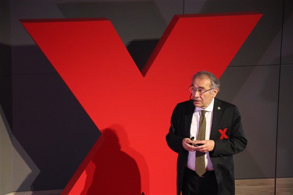 Nevzat Tarhan: “Bilgelik insanın kendini, aklını, dilini yönetmeyi bilmesidir” 