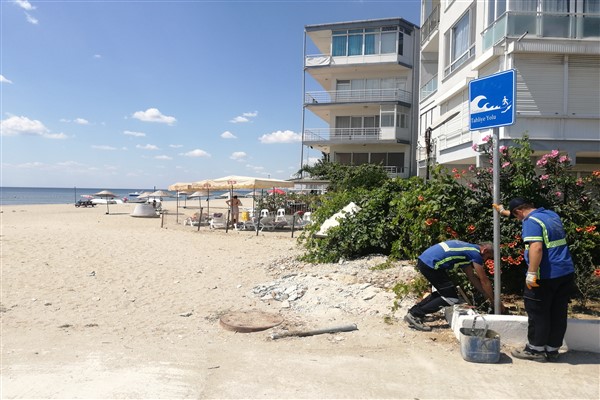 İstanbul sahillerine 100 tsunami tabelası