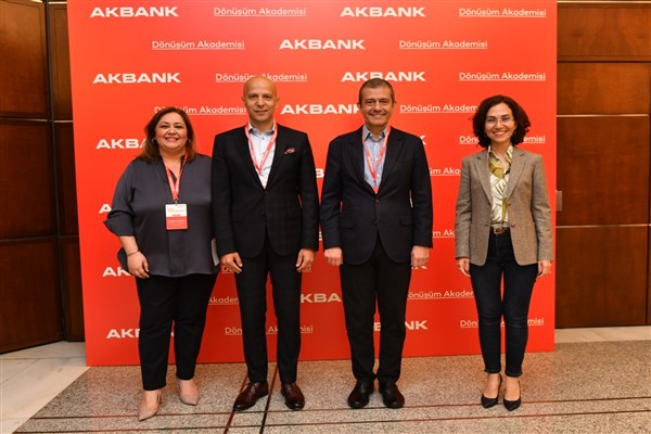 KOBİ’ler Akbank Dönüşüm Akademisi ile geleceğe hazırlanacak