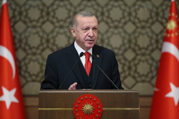 Cumhurbaşkanı Erdoğan Gölcük Tersanesi'ndeki törende konuşuyor