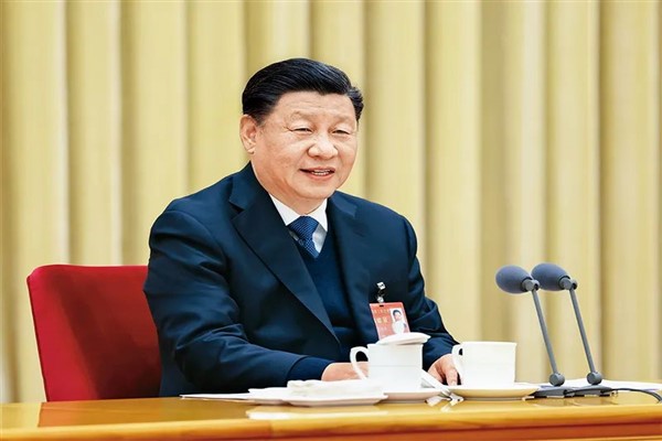 Xi Jinping’in Çin’in kalkınmasıyla ilgili makalesi Qiushi’da