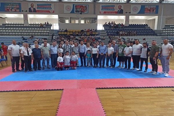 Manisa Kick Boks Şampiyonası Turgutlu'da gerçekleşti