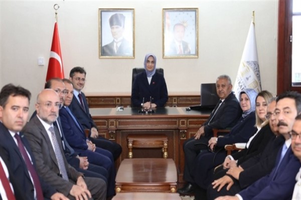 Afyonkarahisar Valisi Yiğitbaşı, görevine başladı