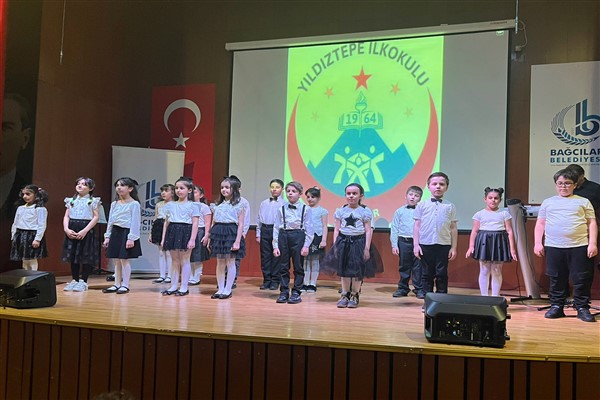 İşaret diliyle şiir okudular