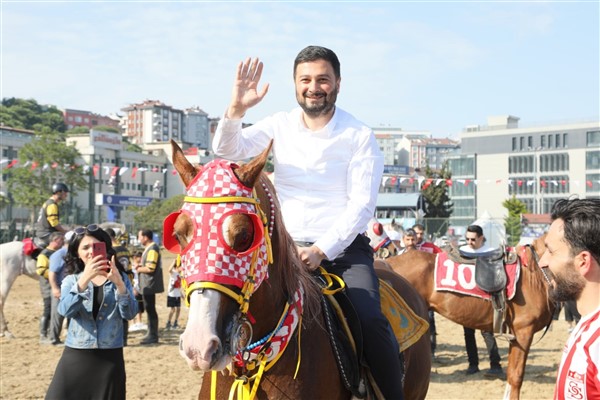 Ata sporu atlı cirit Kağıthane'de yaşatılıyor