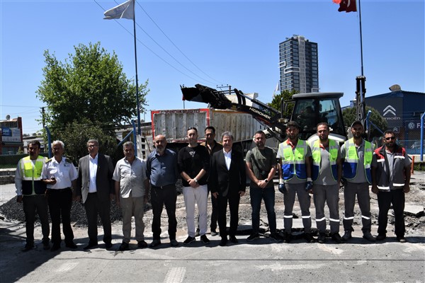 Hafta içi sokaklar, hafta sonu sanayiler