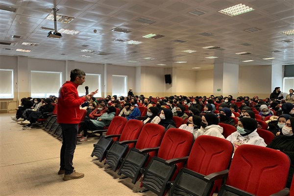 Gençlere sel farkındalık eğitimi verildi