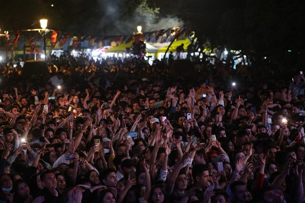 Gençlik ve Spor Festivali’nin son gününde gençler, konser ve yarışmalarla eğlenceye doydu