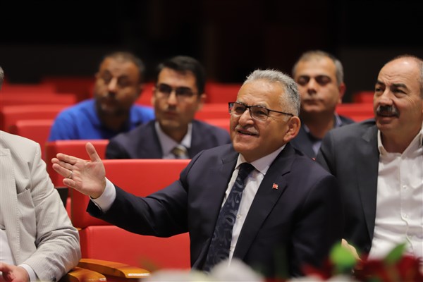 Büyükkılıç’tan çarşı cephe ve zemin düzenlemesi için istişare toplantısı