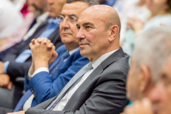 ‘Cuma İş Çıkışı’ konserinde Ceza sahnede