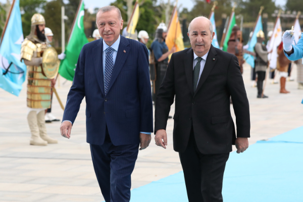 Cumhurbaşkanı Erdoğan, Cezayir Cumhurbaşkanı Tebbun ile ortak basın toplantısı düzenliyor