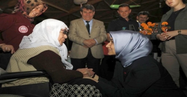 Şehit Annesinin Duasını, Yaşlılarımızın Gönlünü Aldı