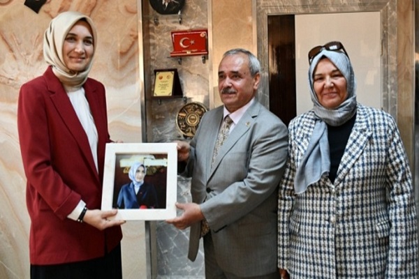 Vali Yiğitbaşı, İscehisar’ı ziyaret etti
