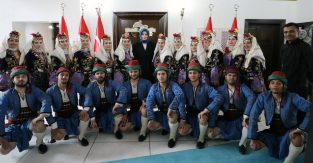 Vali Yiğitbaşı, AKÜ Halk Oyunları Ekibini Tebrik Etti