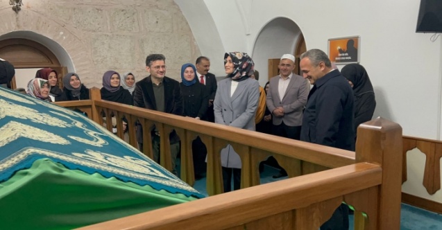 Vali Yiğitbaşı, Güne Mevlevi Camiinde Dua Ederek Başladı