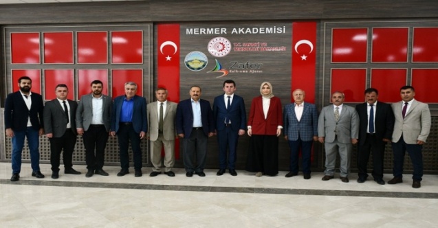 Vali Yiğitbaşı, İscehisar Mermer Akademisi’ni Ziyaret Etti