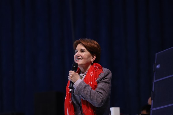 Akşener: “Anne emektir, anne vazifedir, anne fedakarlıktır