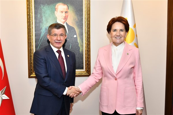 Davutoğlu, Akşener'i ziyaret etti