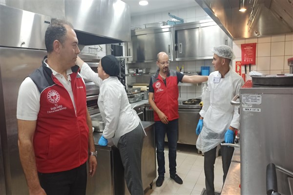 Tüm yurtta eş zamanlı gıda güvenliği denetimi yapıldı