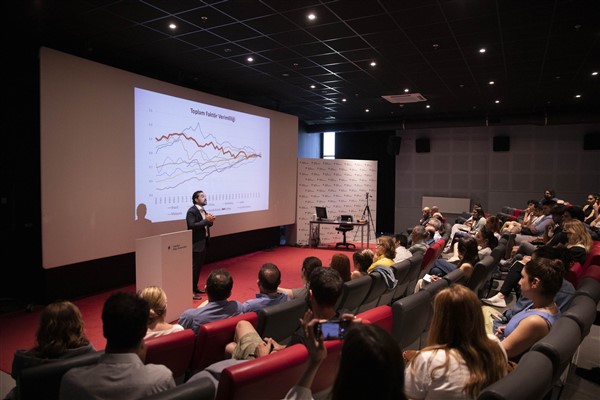 'Veriler Işığında Türkiye Ekonomisi Semineri' düzenlendi