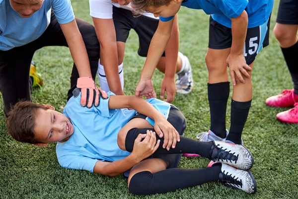 Çocuklardaki spor yaralanmaları ihmal edilirse büyüme gelişmeyi etkileyebiliyor